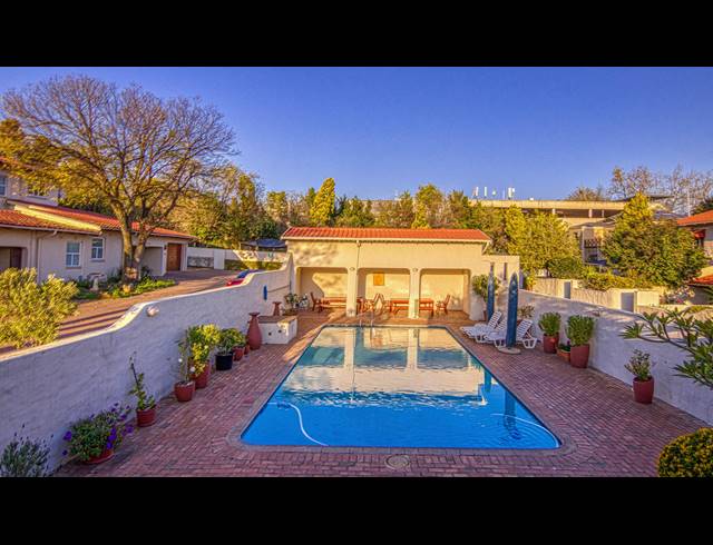 3 BEDROOM DUPLEX FOR SALE IN BRYANSTON